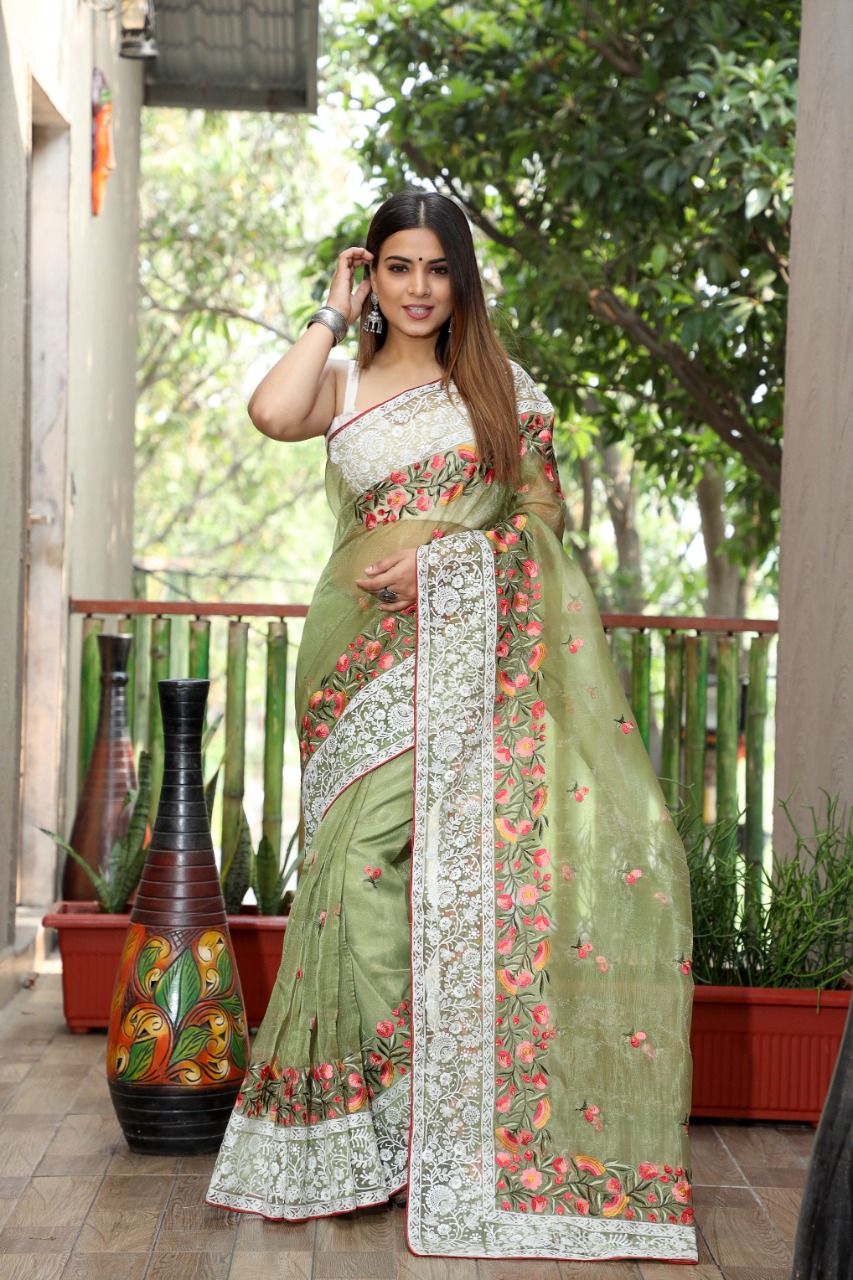 Buy Saree Online | Silk, Cotton, Banarasi, Bandhni Saree Online at Best  Prices in India