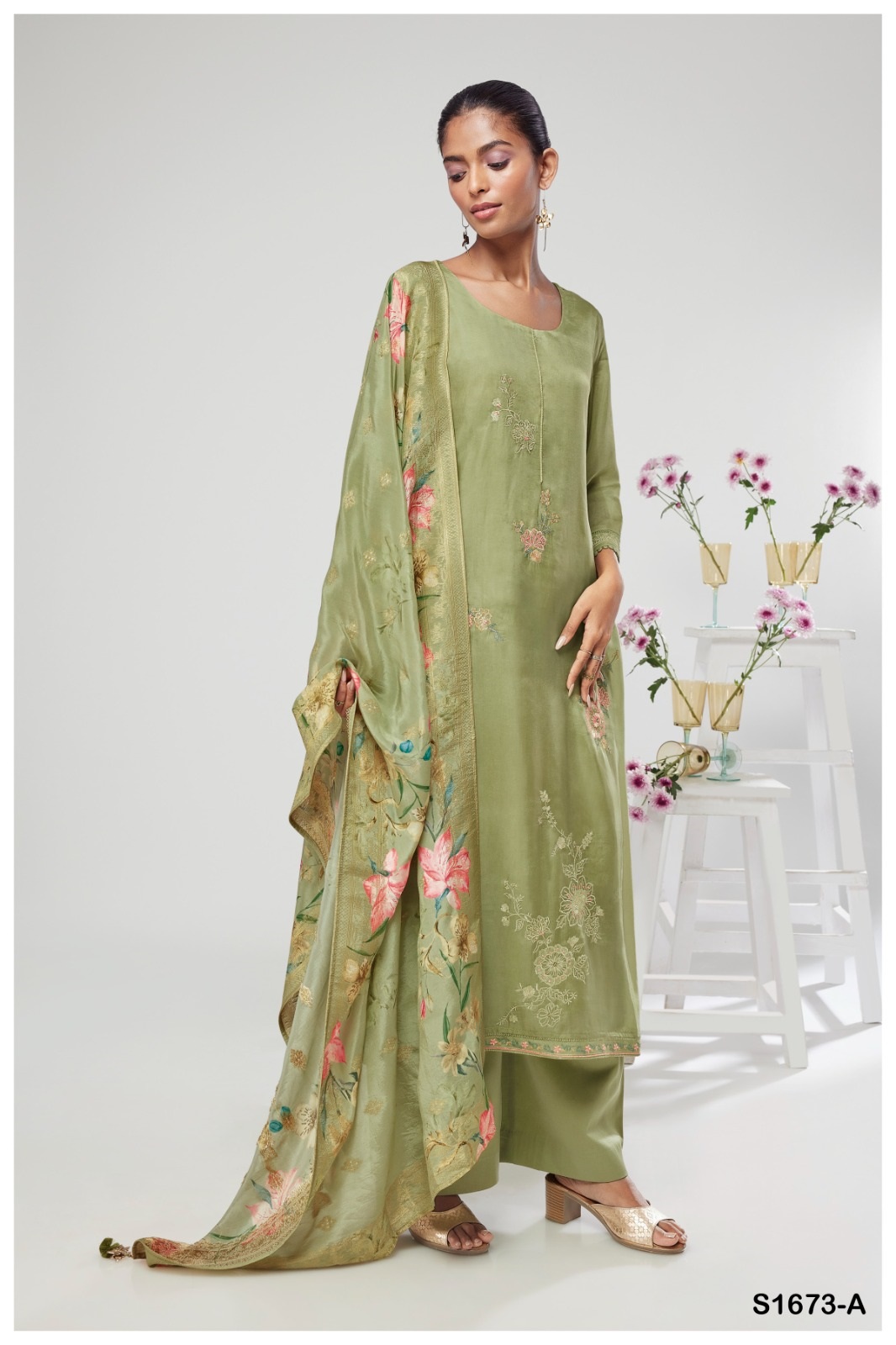 Unstich Multicolor Ganga Suit Dress Material For Ladies at Rs 2110/piece in  Delhi