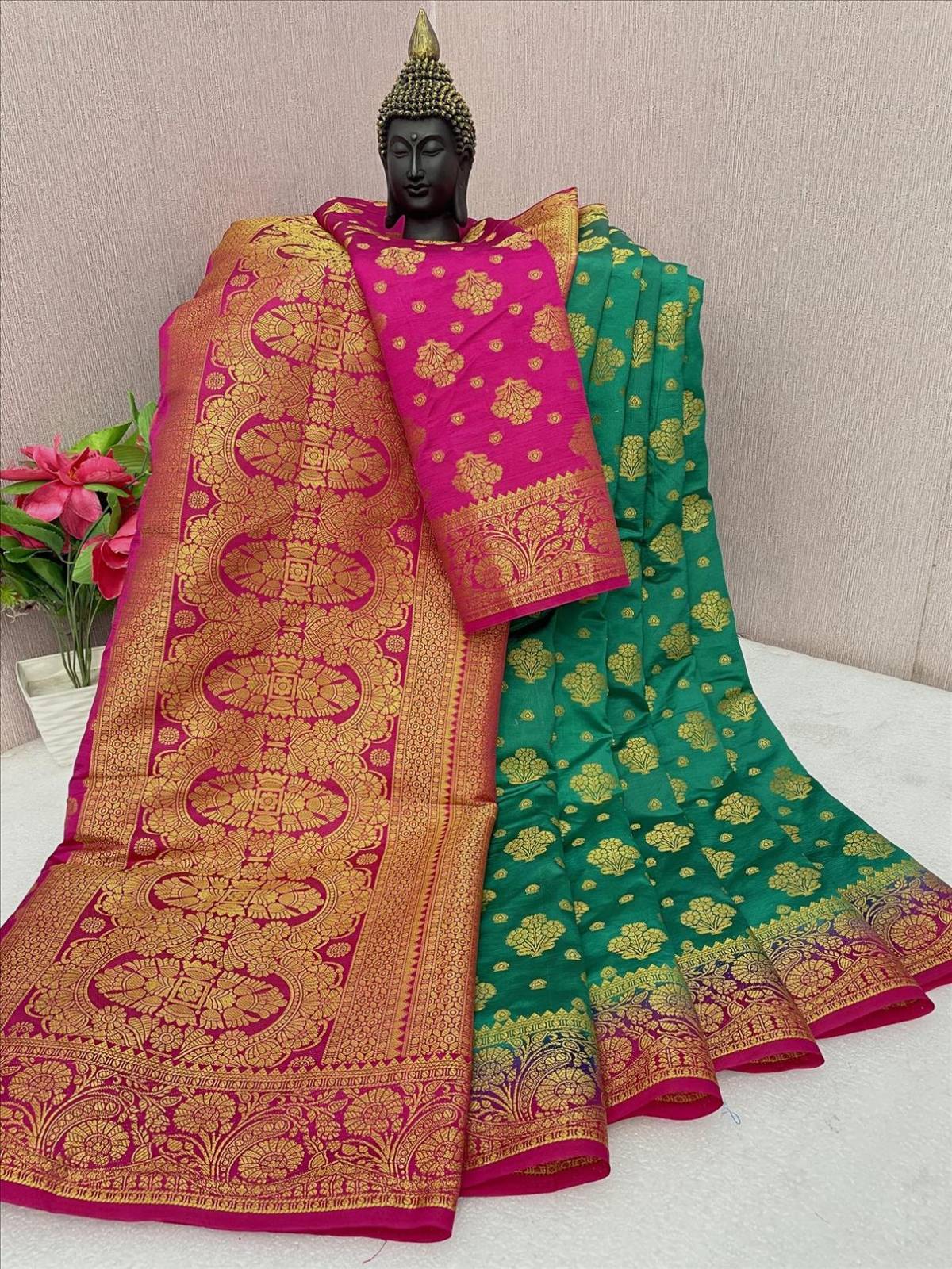 All Designer Balaton Chit Pallu Silk Saree at Best Price in Surat |  Gourisut Textiles