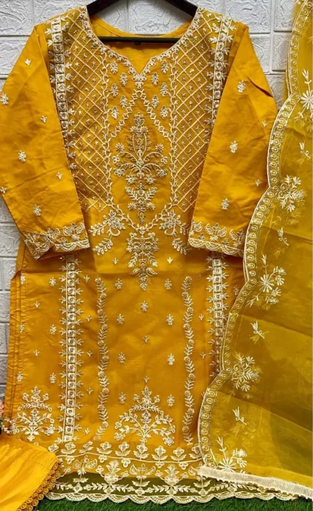 Shraddha Designer Salwar Suit Catalog - Maria B Pakistani Suit Wholesaler  Online in Surat at Rs 879 | Pakistani Suits in Surat | ID: 24359768488